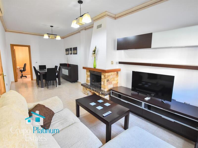 5 bedroom Townhouse for sale