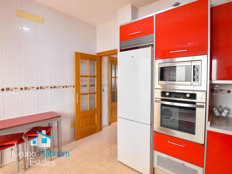 5 bedroom Townhouse for sale