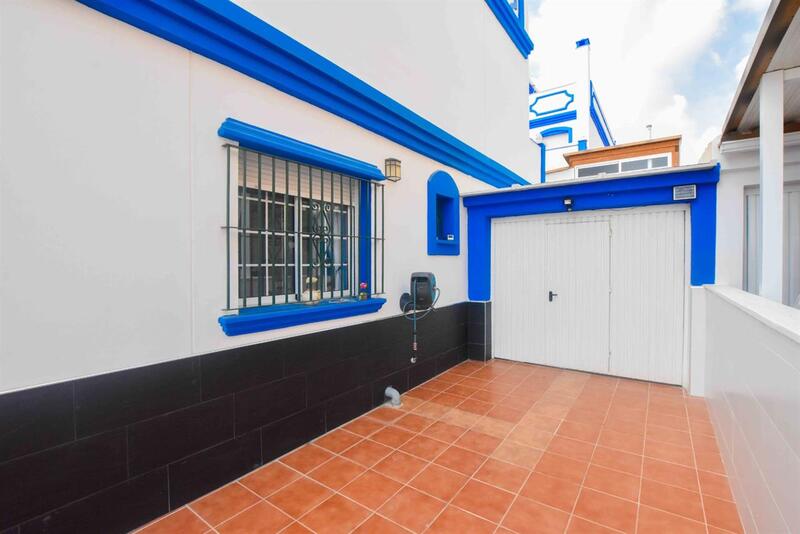 3 bedroom Townhouse for sale