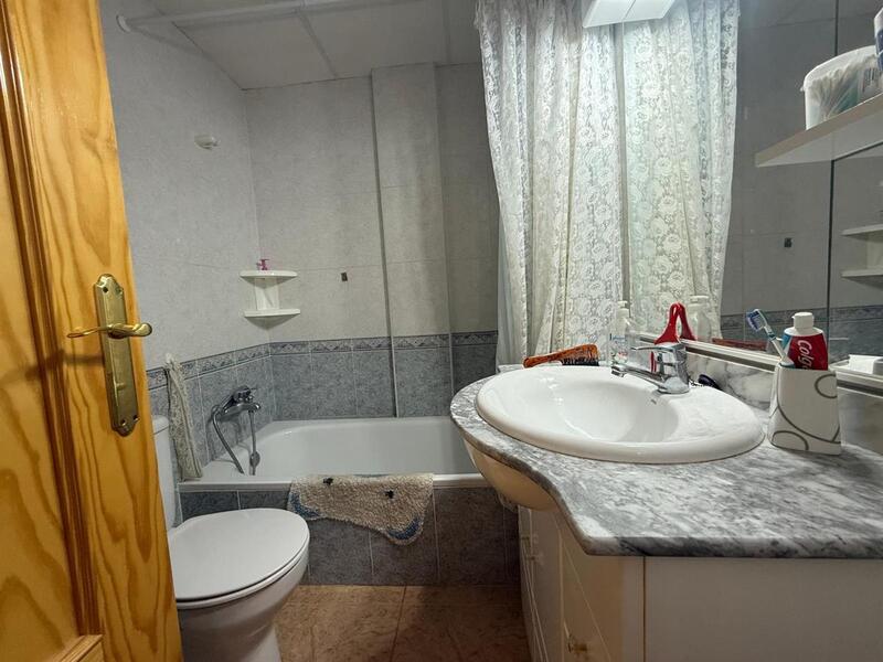 4 bedroom Townhouse for sale
