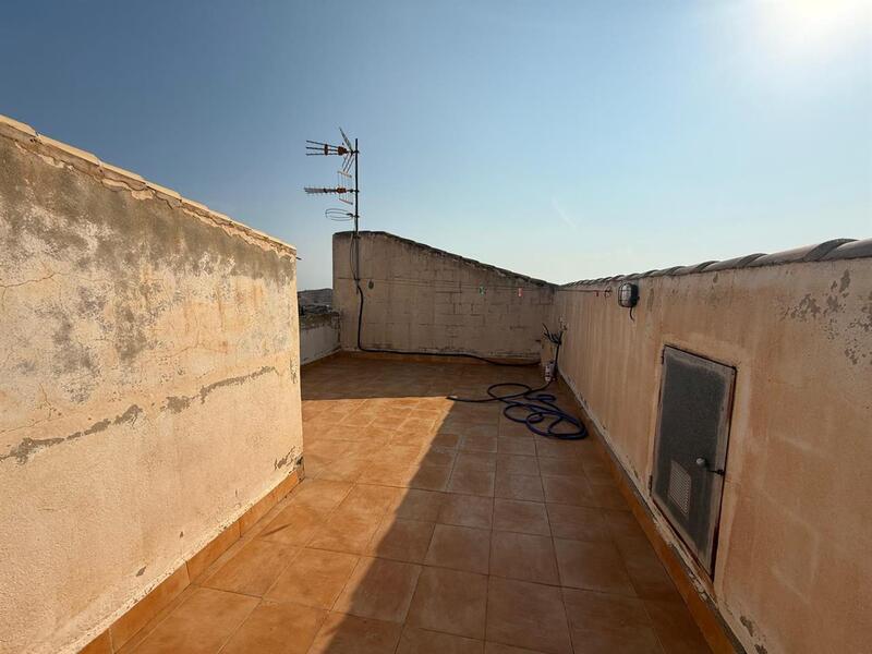 4 bedroom Townhouse for sale