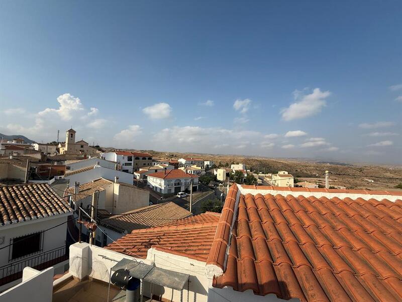 4 bedroom Townhouse for sale