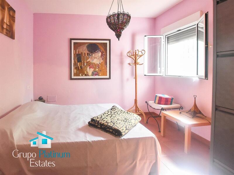 5 bedroom Townhouse for sale