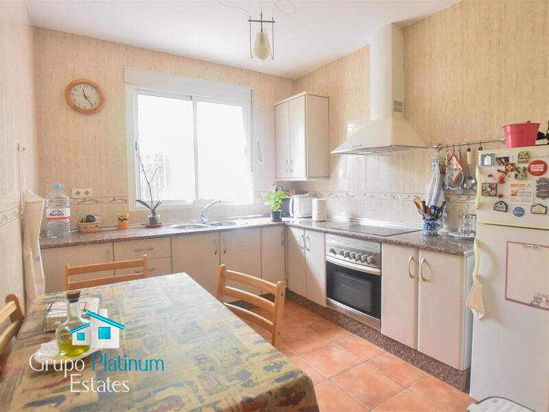 5 bedroom Townhouse for sale