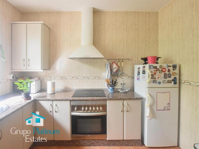 5 bedroom Townhouse for sale