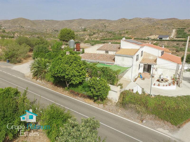 5 bedroom Townhouse for sale