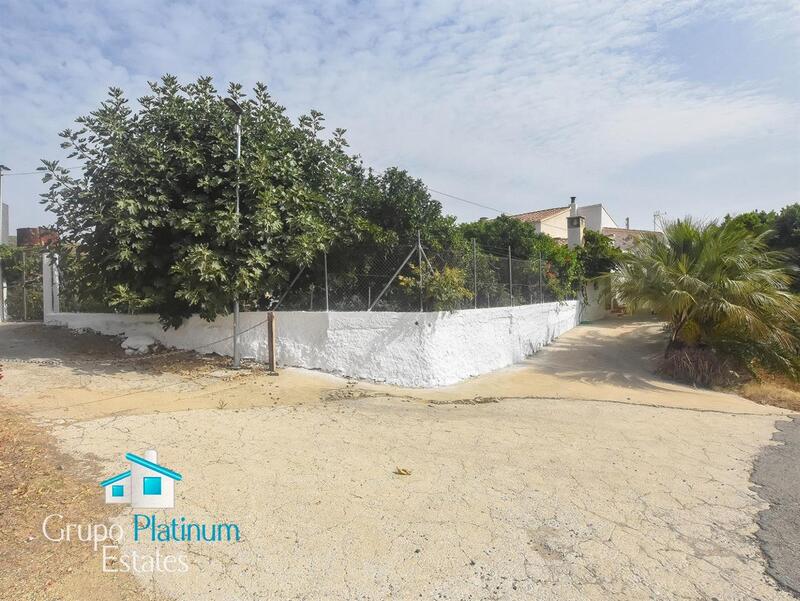 5 bedroom Townhouse for sale