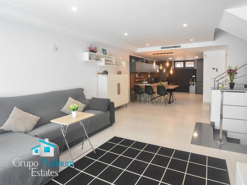 3 bedroom Townhouse for sale