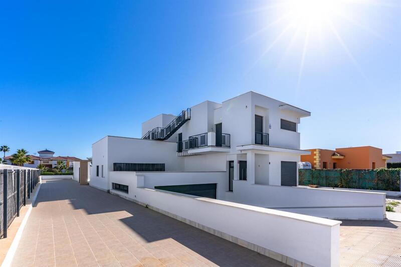 4 Cuarto Villa en venta