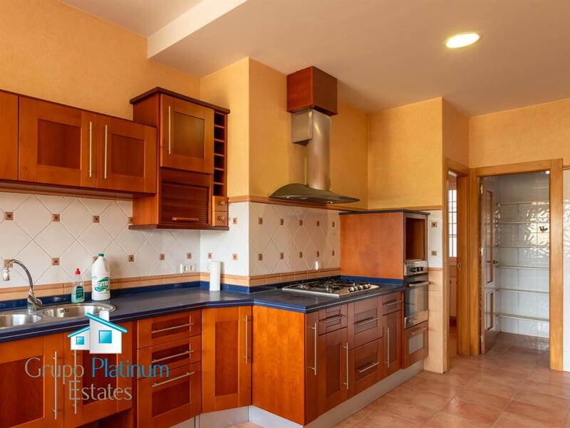 6 bedroom Townhouse for sale 6 bedroom Townhouse for sale