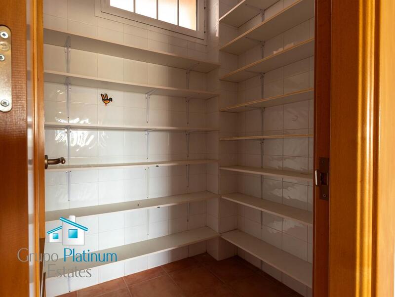 6 bedroom Townhouse for sale 6 bedroom Townhouse for sale