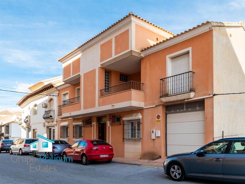 6 bedroom Townhouse for sale 6 bedroom Townhouse for sale