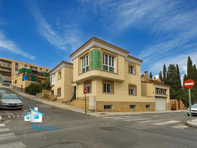 6 bedroom Villa for sale