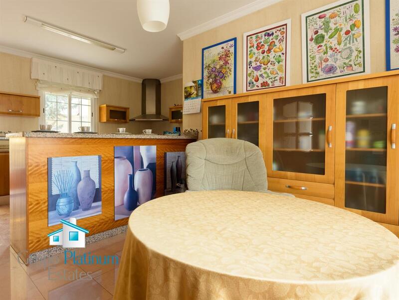 6 bedroom Villa for sale