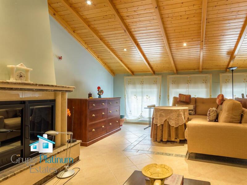 6 bedroom Villa for sale