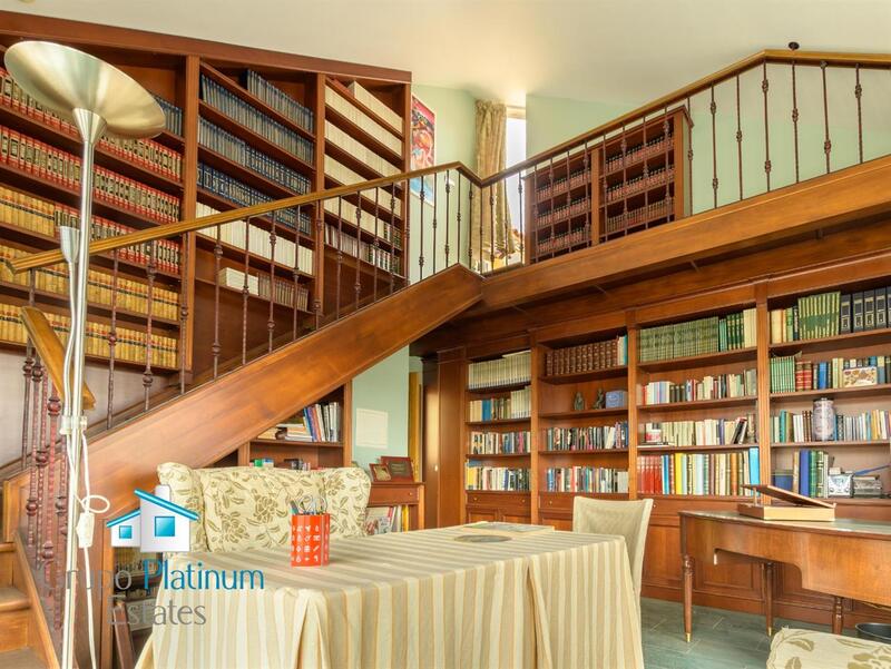 6 bedroom Villa for sale