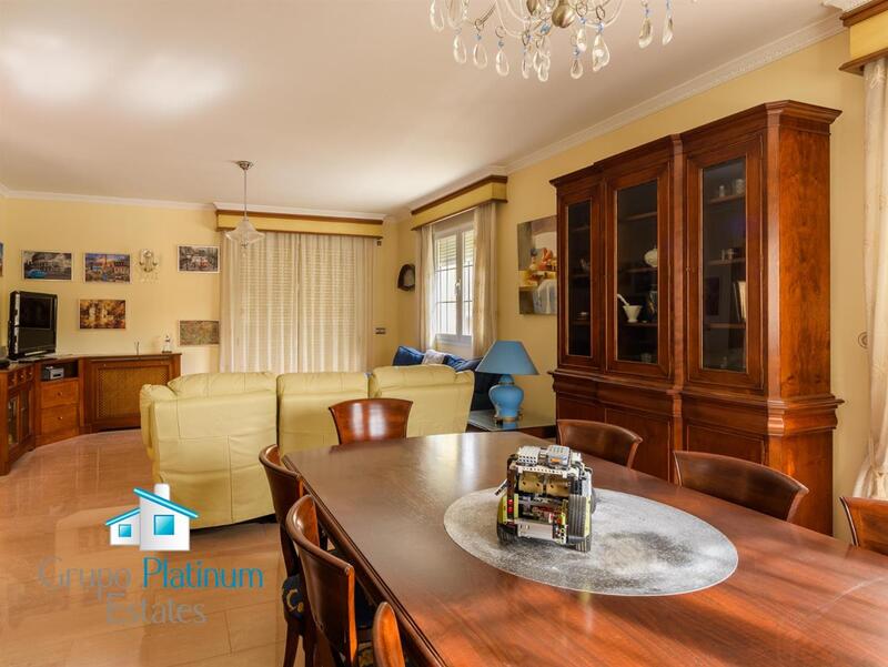 6 bedroom Villa for sale