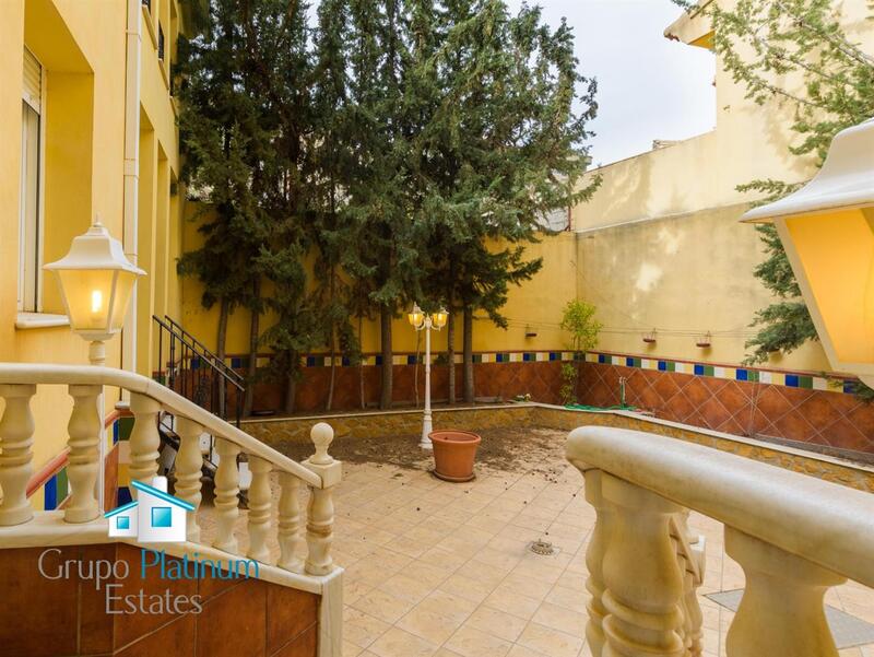 6 bedroom Villa for sale