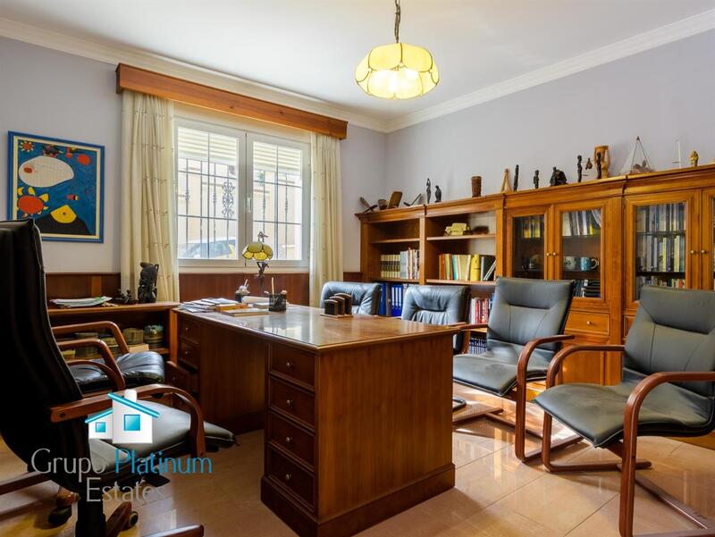 6 bedroom Villa for sale