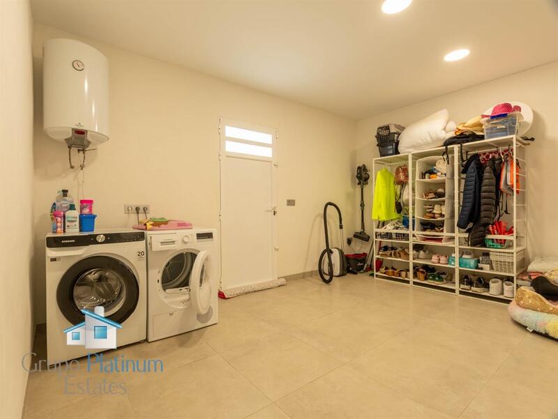 4 Cuarto Villa en venta