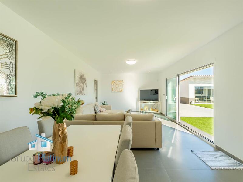 4 Cuarto Villa en venta