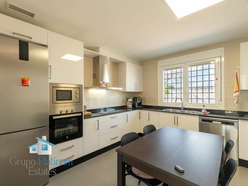 4 Cuarto Villa en venta