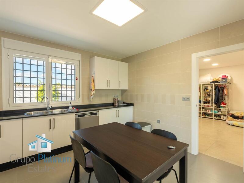 4 Cuarto Villa en venta