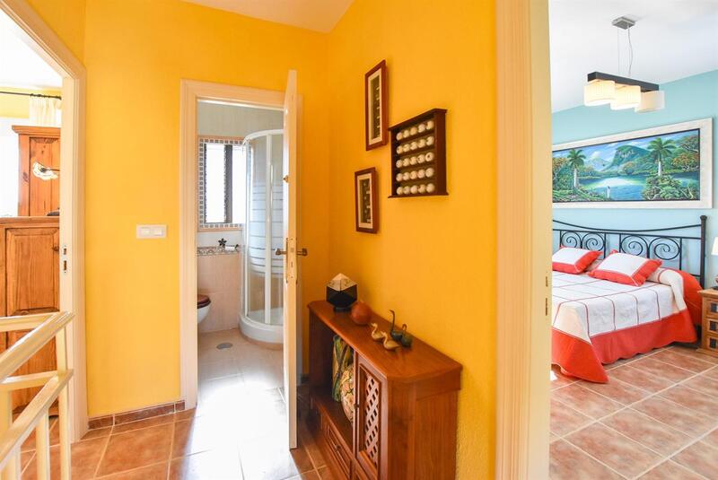 4 bedroom Townhouse for sale