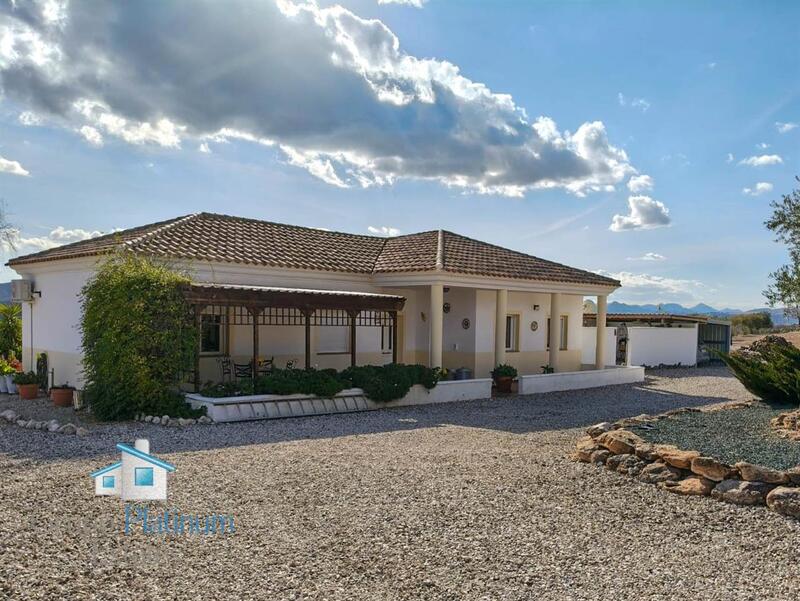 Villa for sale in Fontanares, Murcia