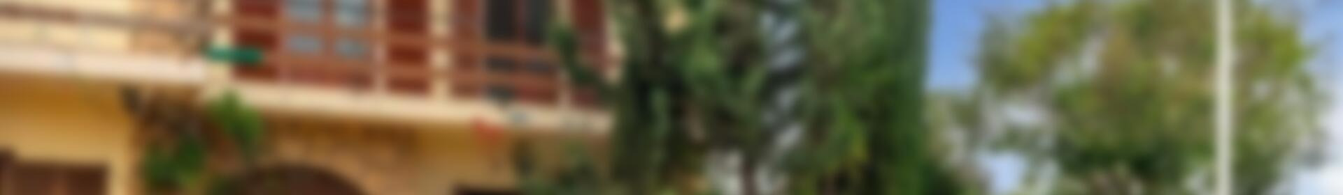 3 спальная комната городская тюрьма продается