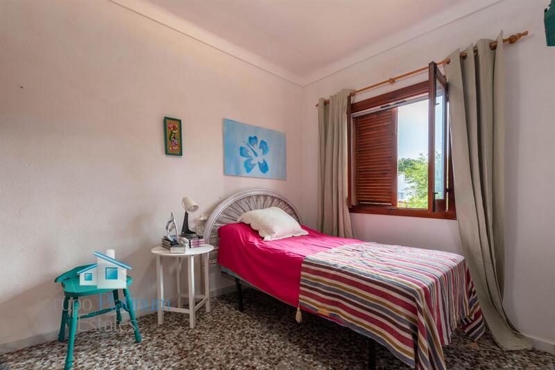 3 спальная комната городская тюрьма продается