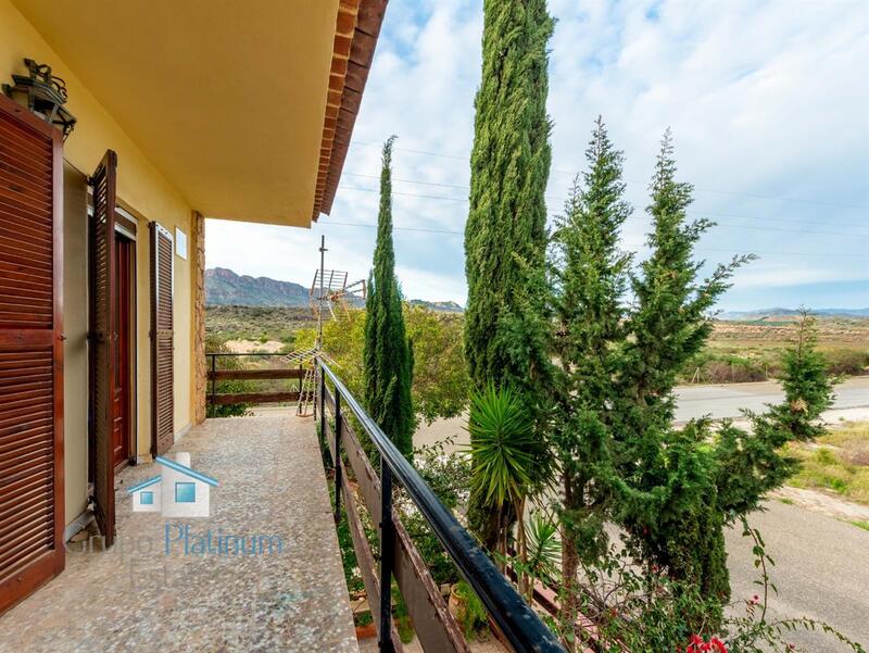 3 спальная комната городская тюрьма продается