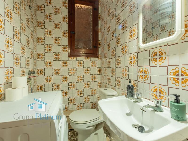 3 спальная комната городская тюрьма продается