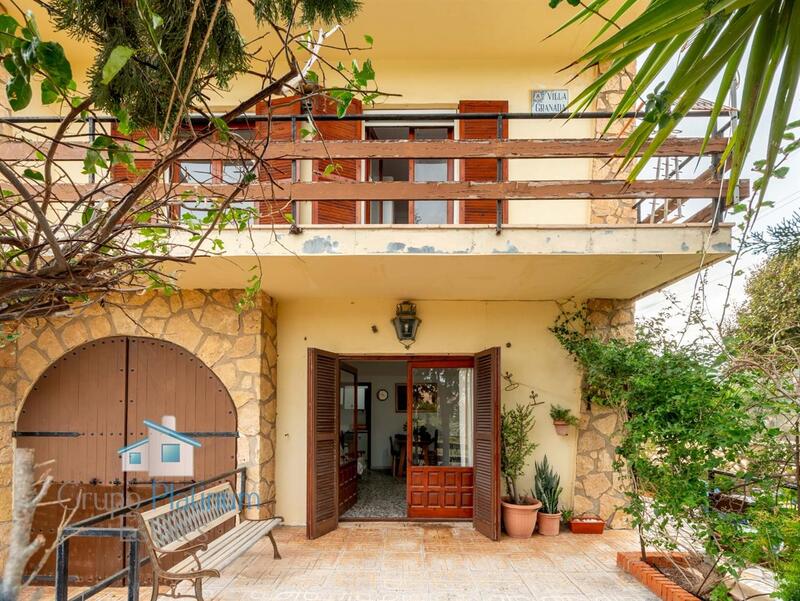 3 спальная комната городская тюрьма продается