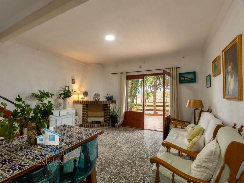 3 спальная комната городская тюрьма продается