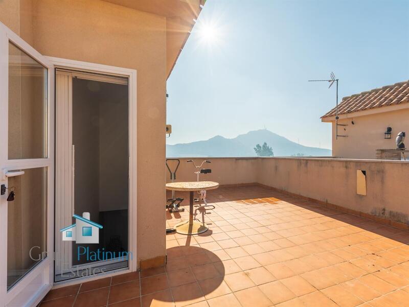 3 bedroom Townhouse for sale