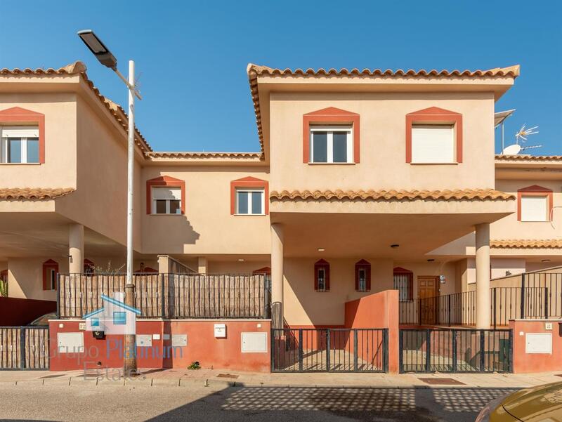 3 bedroom Townhouse for sale