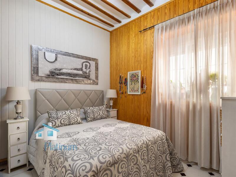 4 bedroom Townhouse for sale