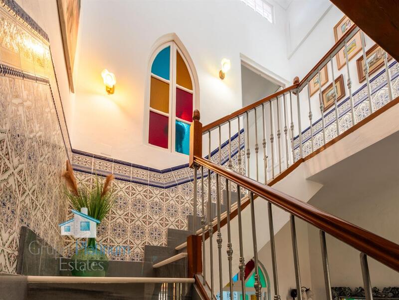 4 bedroom Townhouse for sale