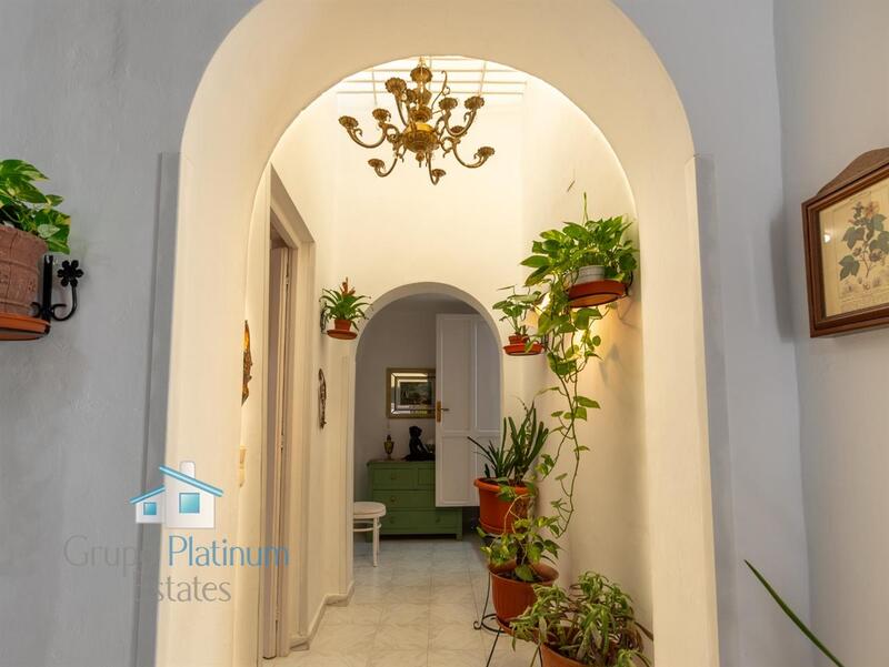 4 bedroom Townhouse for sale