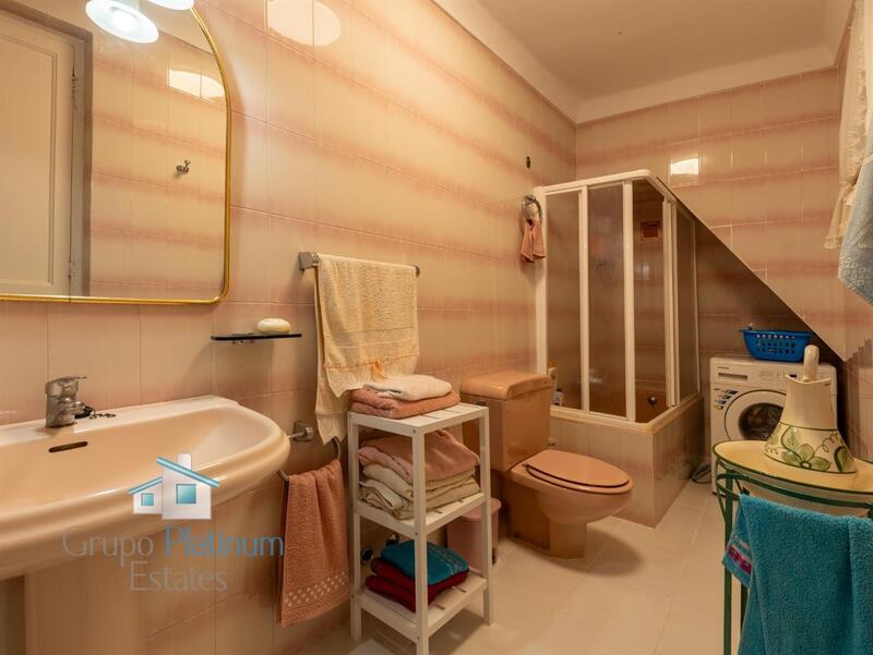 4 bedroom Townhouse for sale