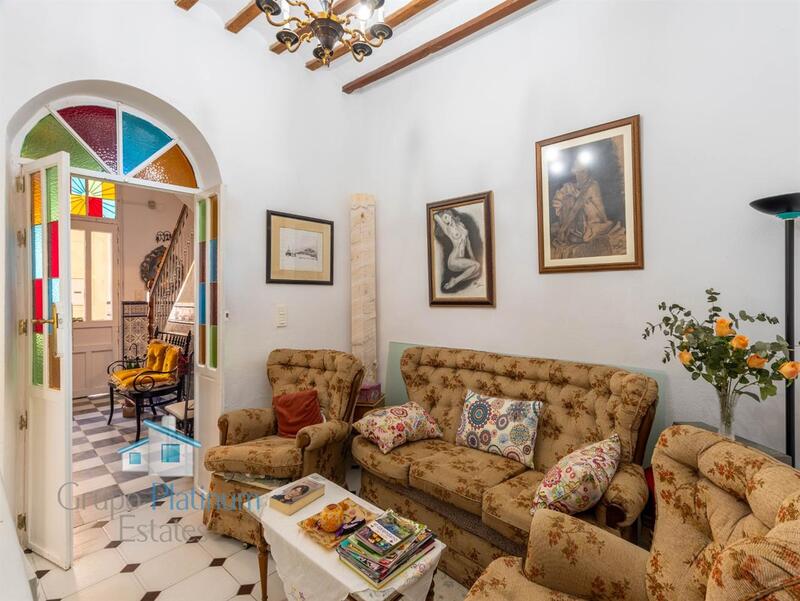 4 bedroom Townhouse for sale