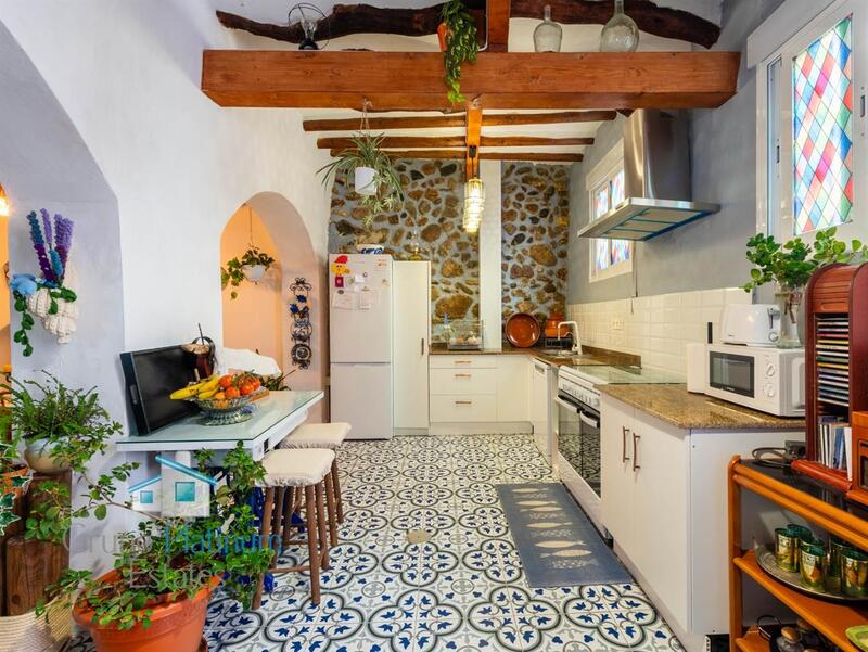 4 bedroom Townhouse for sale