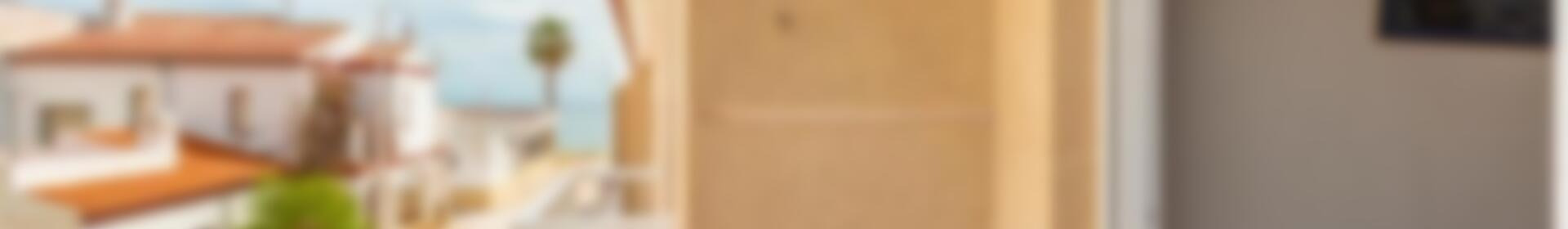 3 спальная комната городская тюрьма продается