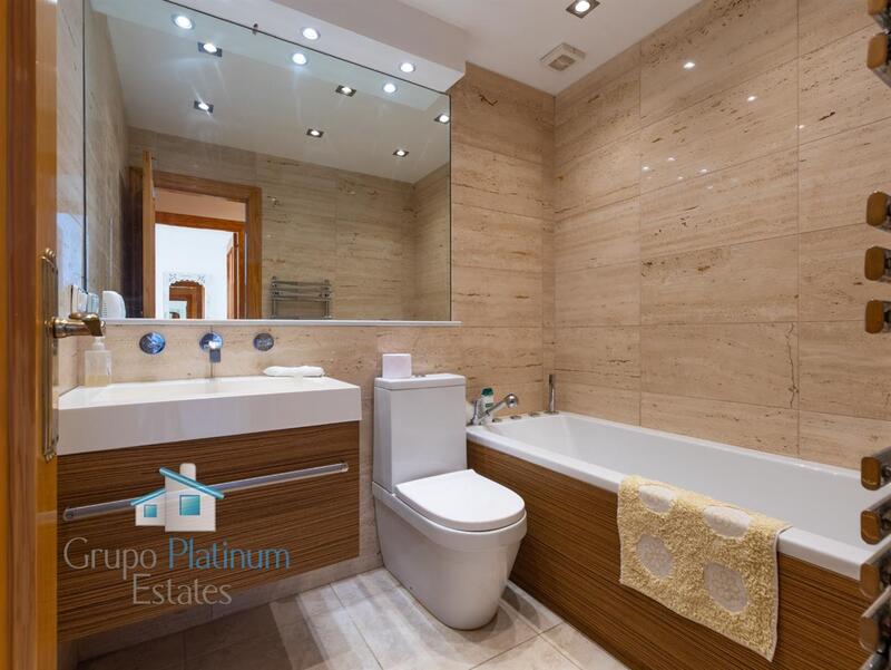 5 bedroom Apartment for sale