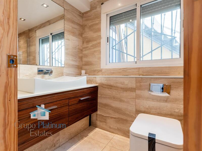 5 bedroom Apartment for sale