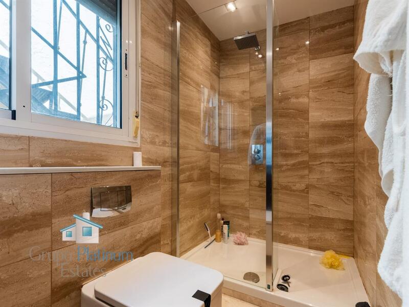 5 bedroom Apartment for sale