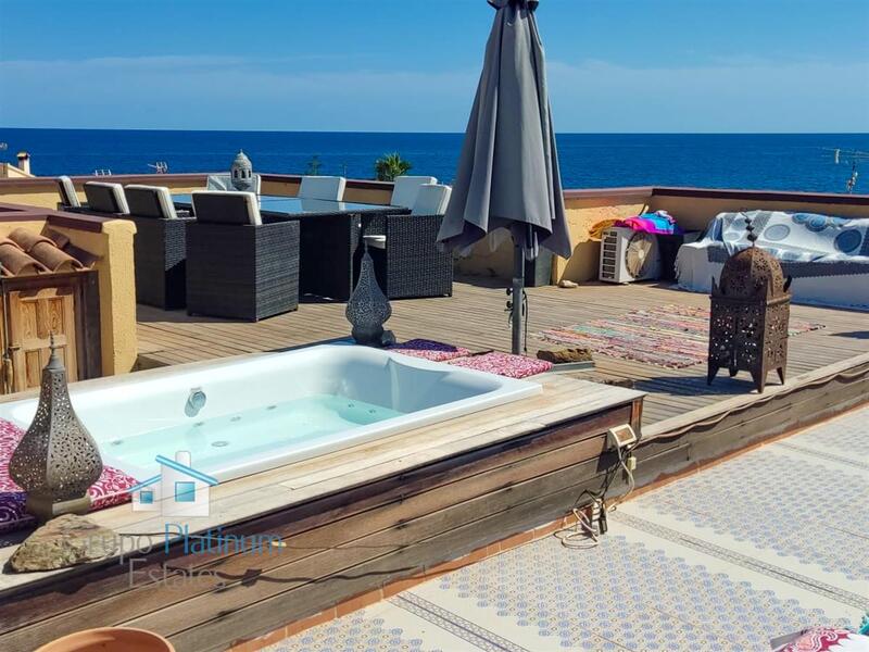 5 bedroom Apartment for sale