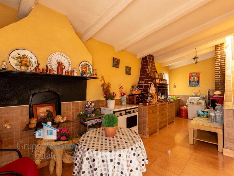 4 bedroom Apartment for sale