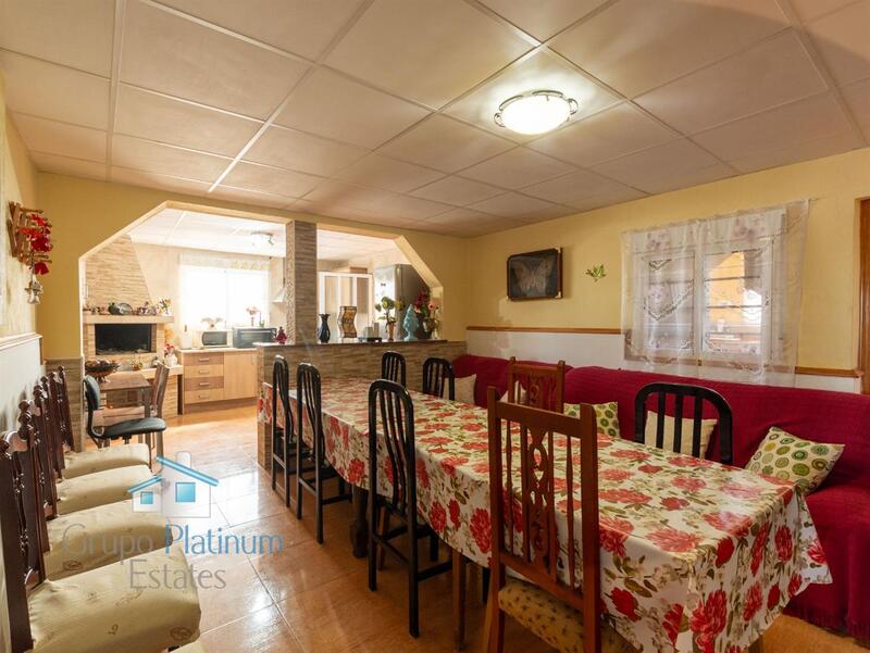 4 bedroom Apartment for sale